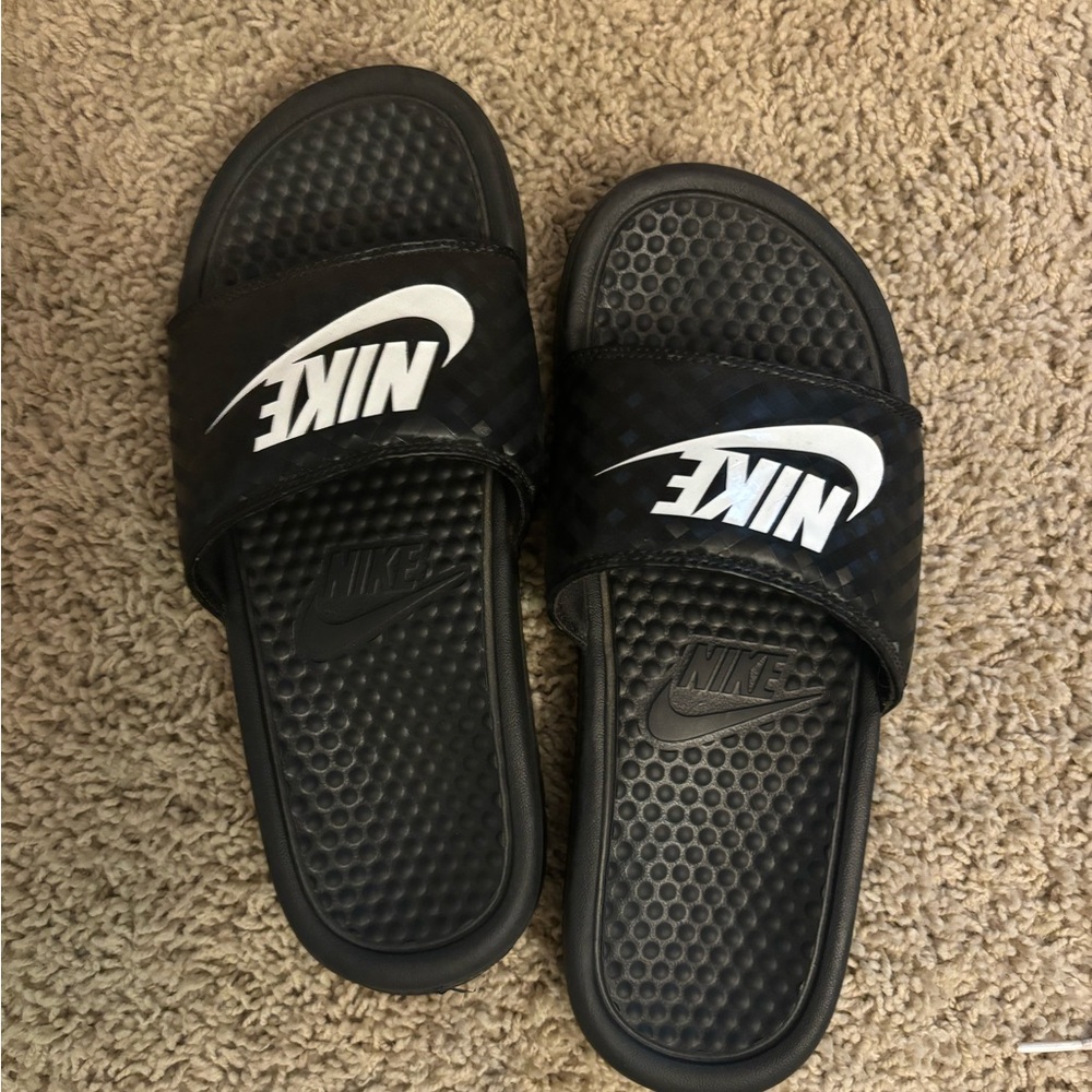 Nike slides